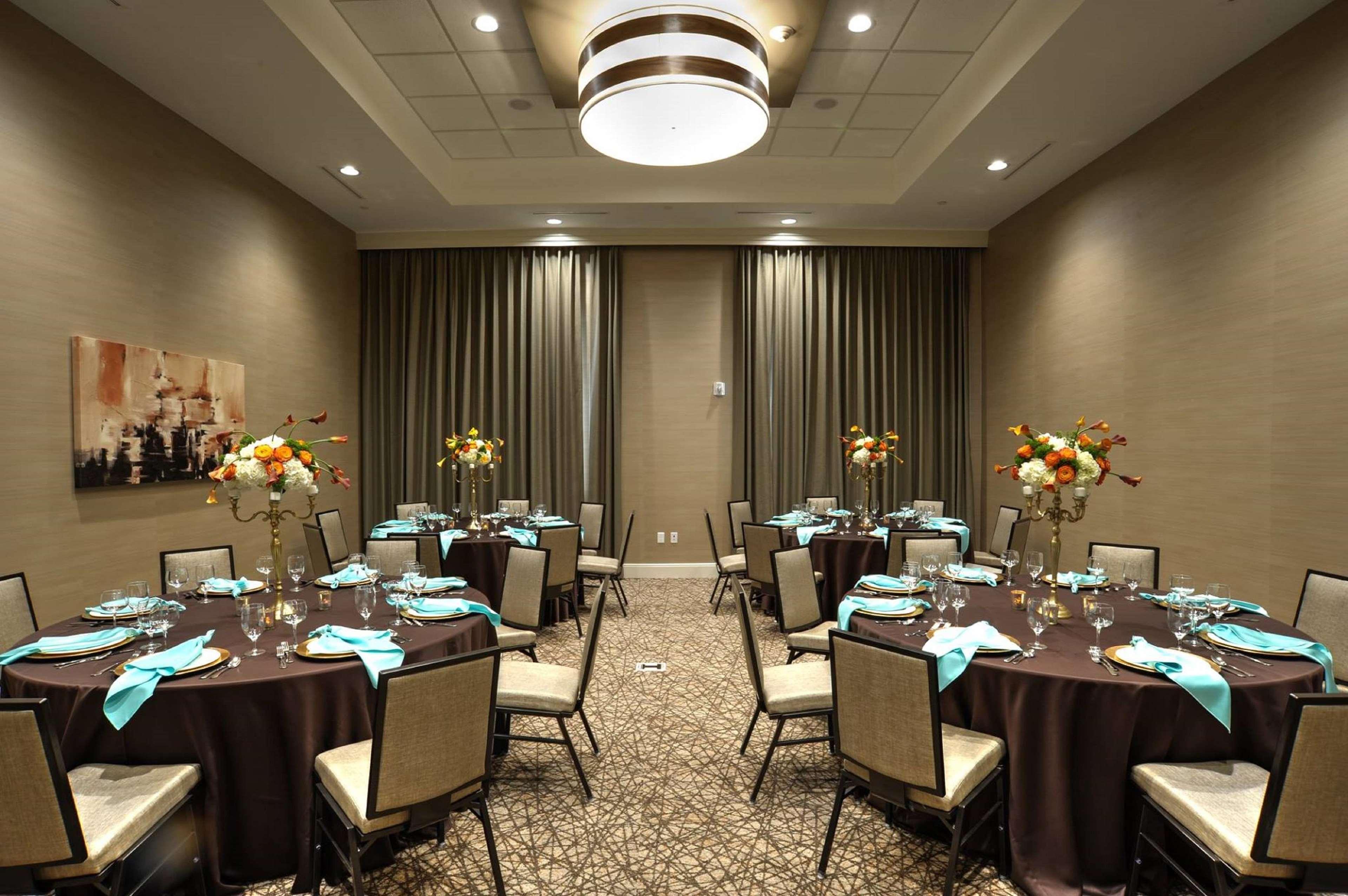Embassy Suites Oklahoma City Downtown/Medical Center Dış mekan fotoğraf