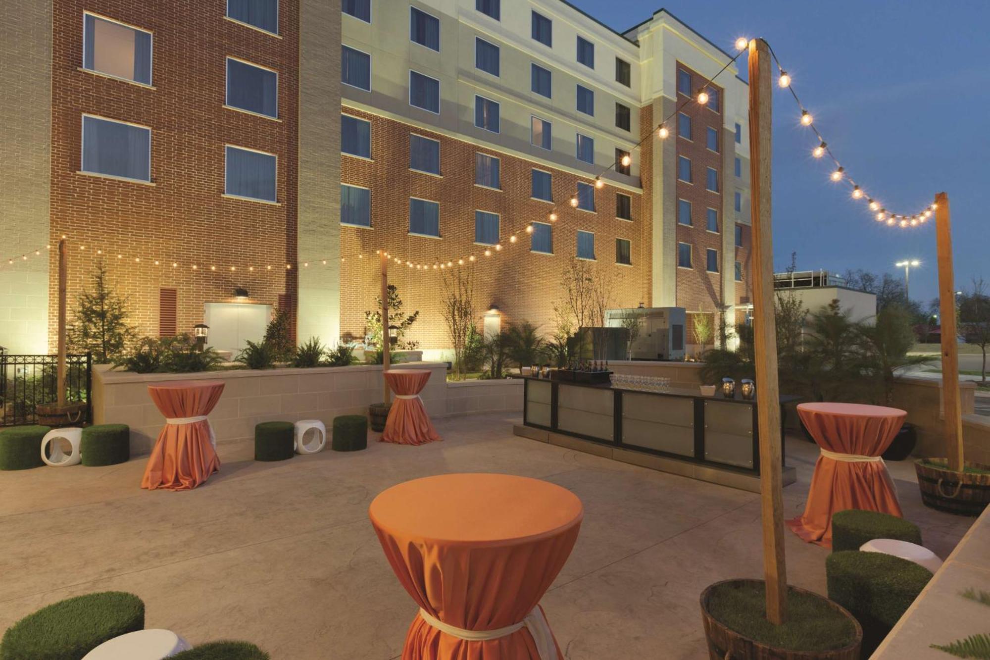 Embassy Suites Oklahoma City Downtown/Medical Center Dış mekan fotoğraf